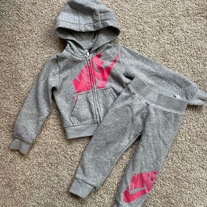 Nike sweatsuit
